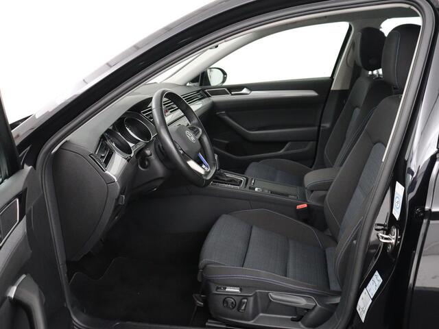 Volkswagen PASSAT 1.4 TSI PHEV GTE | SOH 95,9% | Stoelverwarming | Massage | Camera | Carplay | Adaptive cruise | Matrix LED | Navigatie | Climate control | Bluetooth | Plug In