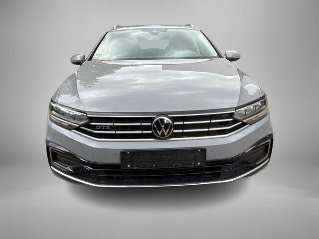 Volkswagen PASSAT Variant 1.4 TSI 218pk DSG PHEV GTE Business · Panoramadak · Camera · Inklap. Trekhaak · Keyless · Stoelverwarming · Apple/Android Car Play · Massagefunctie Bestuurdersstoel ·