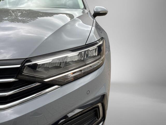 Volkswagen PASSAT Variant 1.4 TSI 218pk DSG PHEV GTE Business · Panoramadak · Camera · Inklap. Trekhaak · Keyless · Stoelverwarming · Apple/Android Car Play · Massagefunctie Bestuurdersstoel ·