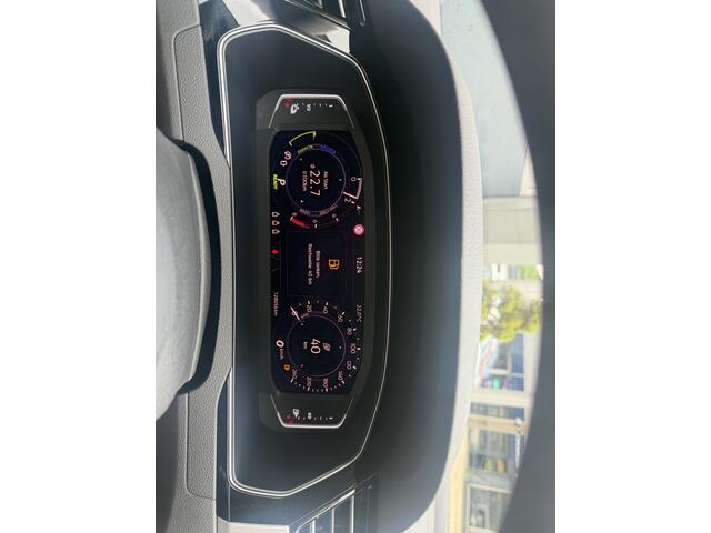 Volkswagen PASSAT Variant 1.4 TSI PHEV GTE | 2021 | Panoramadak | Trekhaak | Head-up Display | Dealer Onderhouden