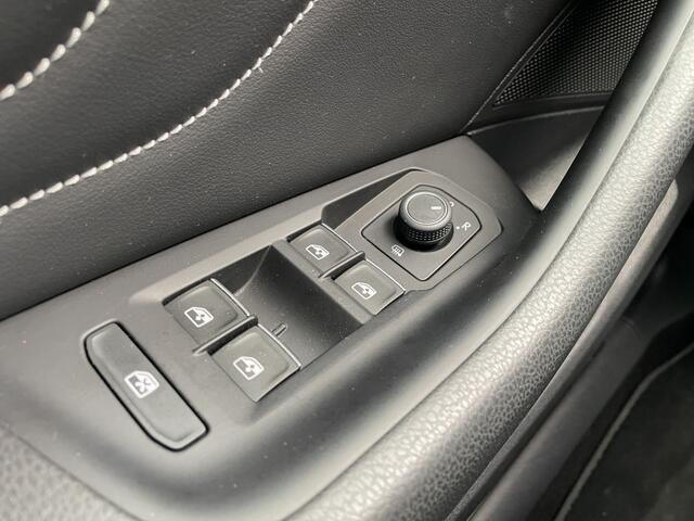 Volkswagen PASSAT Variant 1.4 TSI PHEV GTE Business Pano/schuif | Stoelverw. | Adap.