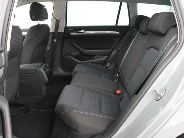 Volkswagen PASSAT 1.4 TSI PHEV GTE | SOH 91,6% | Stoelverwarming | Trekhaak | Adaptive cruise | Camera | Carplay | Matrix LED | Navigatie | Massage | Parkeerhulp | Climate control | Getint glas | Plug In