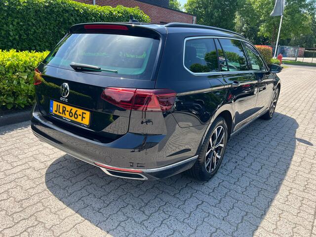 Volkswagen PASSAT Variant 1.4 TSI PHEV GTE Business pano, trekhaak, camera, stoelverw