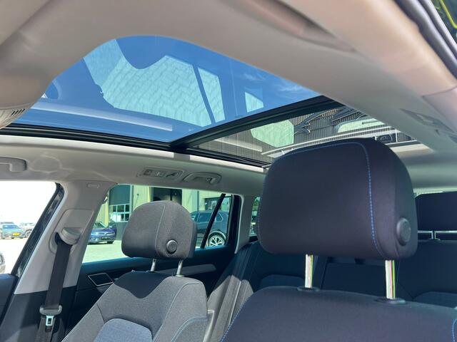 Volkswagen PASSAT Variant 1.4 TSI PHEV GTE Business pano, trekhaak, camera, stoelverw