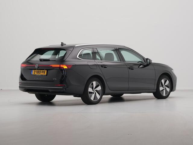 Volkswagen PASSAT Variant 1.5 eTSI 150pk DSG Business Trekhaak | Massage | Camera | Full-LED