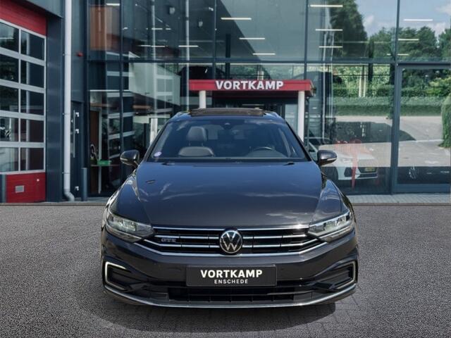 Volkswagen PASSAT 1.4 TSI GTE DSG BUSINESS TREKHAAK/LEDER/CAMERA/PANO-DAK/ACC/STANDKACHEL/STOELVERW