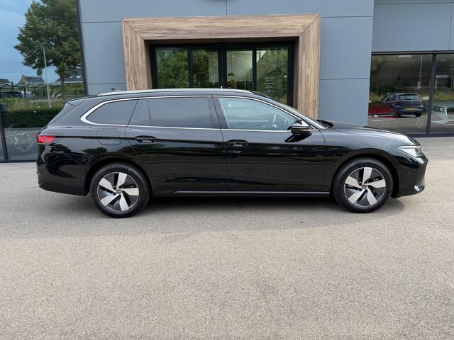 Volkswagen PASSAT Variant 1.5 eHybrid Business | Trekhaak | 360 Camera | Elek. Achterklep | 4-Season | Head up | Rijklaar incl. garantie
