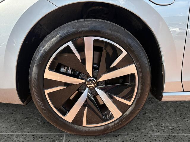 Volkswagen PASSAT Variant 1.5 204pk eHybrid Business Design Pakket | ErgoActive-stoelen | Parkeerassistent 'Park Assist Plus'