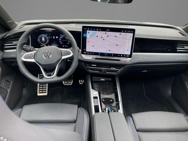 Volkswagen PASSAT Variant 1.5eHybrid 200kW/272PK R-Line Black Style DSG · Panoramadak · Trekhaak · Leder · Harman Kardon · Garantie t/m 23-04-2030 of 100000km.