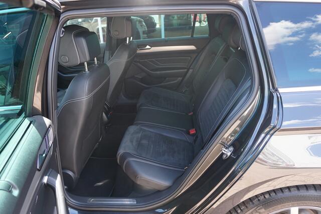 Volkswagen PASSAT Variant 1.5 TSI DSG R-Line Camera | Digital dashboard | Apple Carplay *All in prijs*