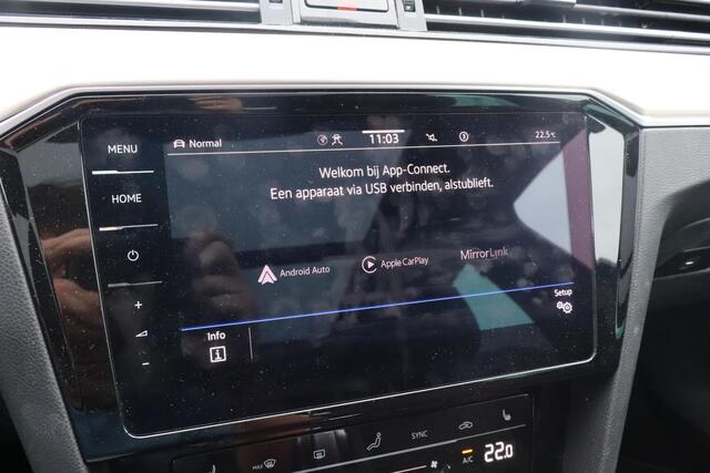 Volkswagen PASSAT Variant 1.4 TSI PHEV GTE Business | SOH 91% | Panoramadak | Camera | Trekhaak | Zeer compleet