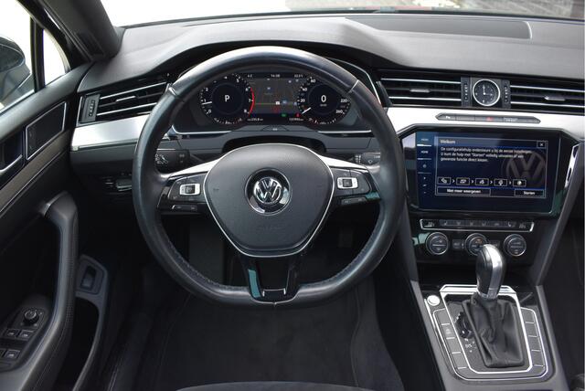 Volkswagen PASSAT Variant 1.4 TSI ACT Highline Business R-line Panorama, Adaptive cruise, Afn. trekhaak, Virtual cockpit, Camera, Stoelverwarming, Elek. achterklep