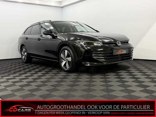 Volkswagen PASSAT Variant 1.5 Hybrid Business Camera, Navi, Stoelverwarming, Cruise control, Keyless start, Virtual desk, 1 jaar garantie .
