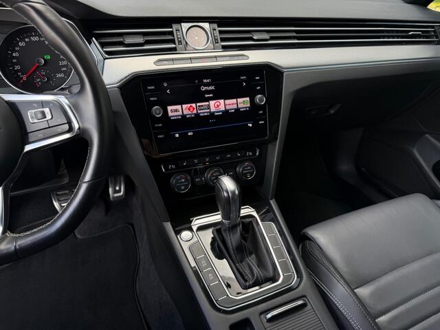 Volkswagen PASSAT 1.8 TSI Business Edition R - Pano Leder Massage Stoelverw. Trekhaak Camera