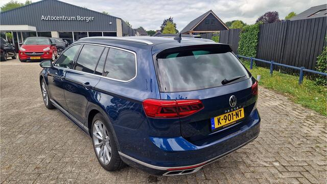 Volkswagen PASSAT Variant 1.5TSi R-Line Business Plus DSG / Trekhaak / Leder / Navi / Camera 360 / Stoelverwarming