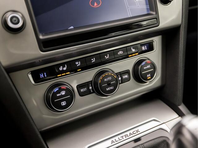 Volkswagen PASSAT ALLTRACK 2.0 TSI 4 Motion 221Pk Automaat (APPLE CARPLAY, NAVIGATIE, CLIMATE, STUUR/STOELVERWARMING, SPORTSTOELEN, CAMERA, ADAPTIVE CRUISE, TREKHAAK, NIEUWSTAAT)