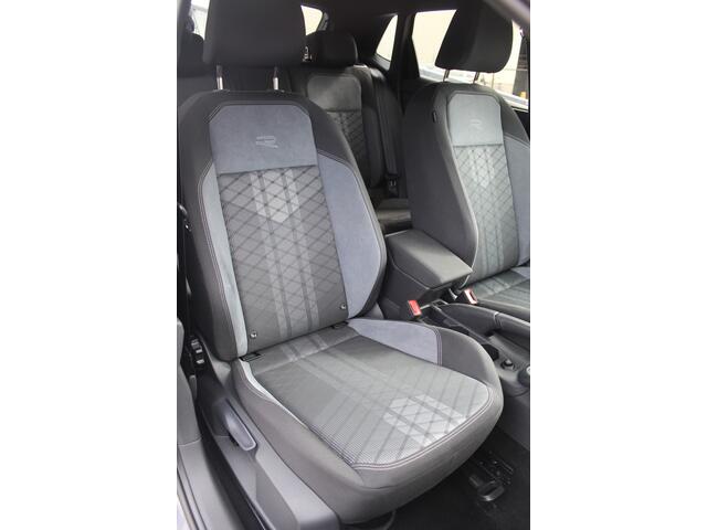 Volkswagen POLO 1.0 TSI 2x R-Line *Automaat*Navigatie/Virtual cockpit/Adaptive cruise control/Achteruitrijcamera/Parkeersensoren rondom/Apple carplay/Stoelverwarming/LED grill/IQ.light/Climate control/Draadloze telefoonlader/DAB/16''Lichtmetalen velgen.