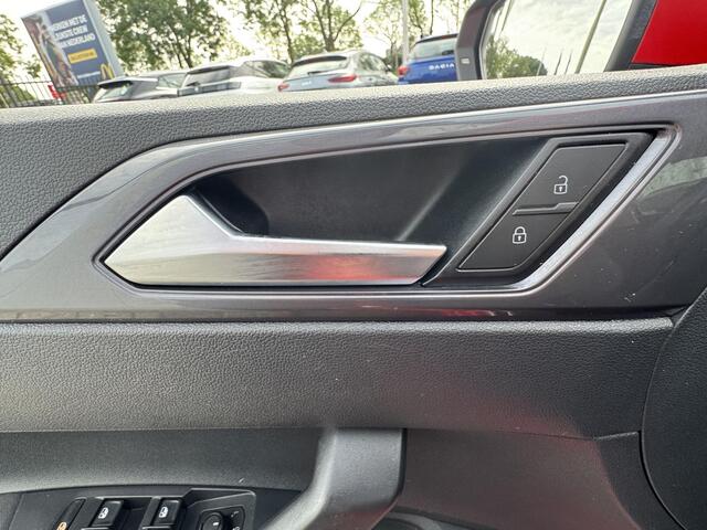 Volkswagen POLO 1.0 TSI Join / Navigatie / Cruise Control / Lichtmetalen Velgen / Appel CarPlay & Android Auto / Climate Control / all season banden