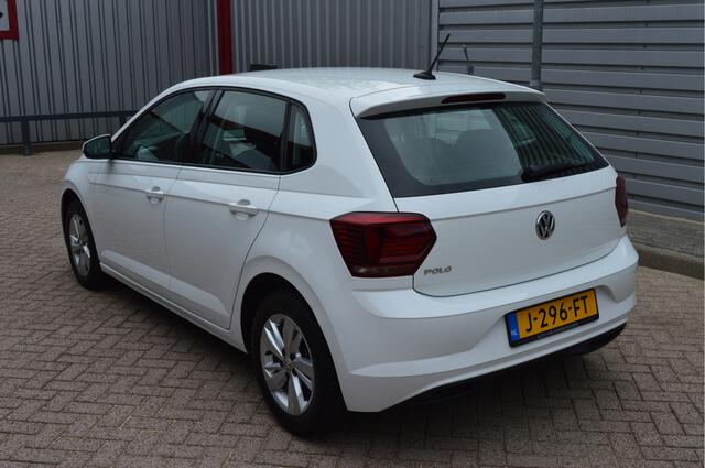 Volkswagen POLO 1.0 TSI Comfortline O.a: Navi, Adaptive Cruise, Carplay, 15 Inch L.M., Airco, Dab, etc... Rijklaar! All-in prijs