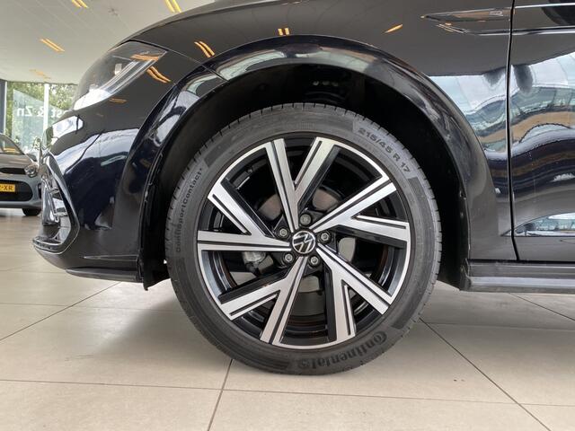 Volkswagen POLO 1.0 TSI R-Line,Automaat, Lage kilometerstand!!/Virtual cockpit/IQ Light/Adaptive cruise control/Navigatie/Apple carplay/Spraakbediening,Climate control/Stoelverwarming/Parkeersensoren rondom/DAB//17" Licht metalen velgen.