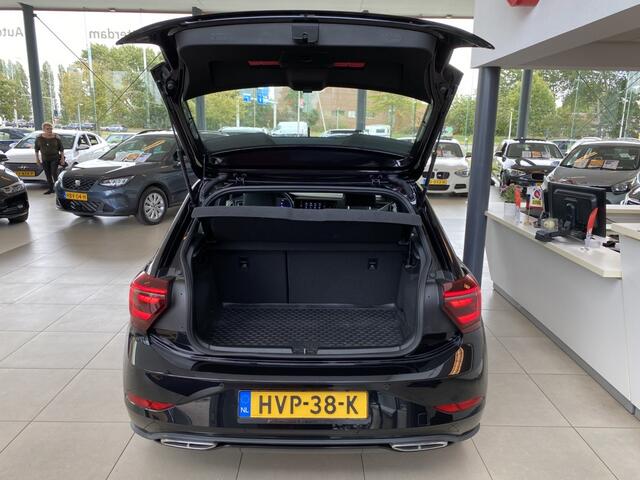 Volkswagen POLO 1.0 TSI R-Line,Automaat, Lage kilometerstand!!/Virtual cockpit/IQ Light/Adaptive cruise control/Navigatie/Apple carplay/Spraakbediening,Climate control/Stoelverwarming/Parkeersensoren rondom/DAB//17" Licht metalen velgen.