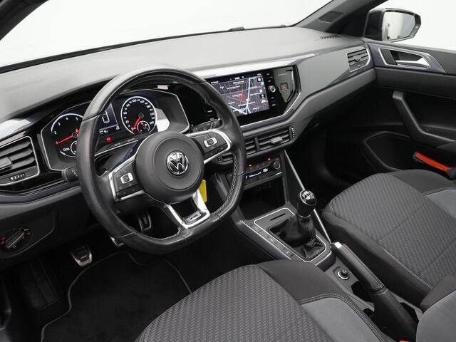 Volkswagen POLO 1.0 TSI 95 pk Highline | Panoramadak | Sportstoelen | LED koplampen | Carplay | Parkeersensoren voor/achter | Navigatie | 17 inch