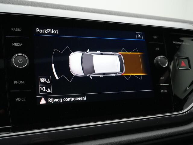 Volkswagen POLO 1.0 TSI 95 pk Highline | Panoramadak | Sportstoelen | LED koplampen | Carplay | Parkeersensoren voor/achter | Navigatie | 17 inch