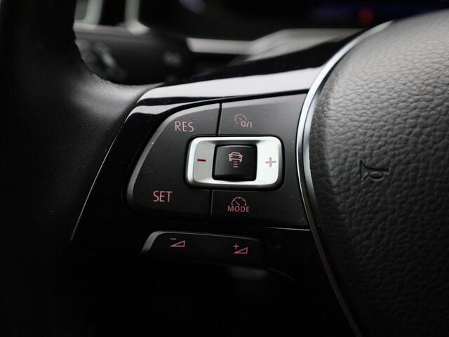 Volkswagen POLO 1.0TSI/95PK Highline Business R · Navigatie · Appel/Android carplay · Parkeersensoren