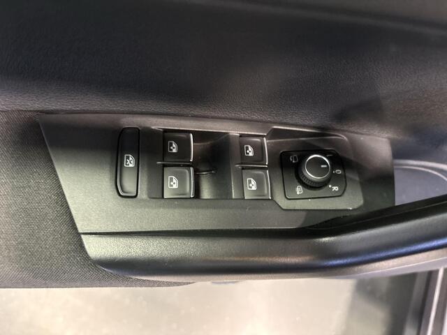 Volkswagen POLO 1.0 TSI 95pk R-Line · Apple/Android Car Play · Navigatie · P-Sensoren · Climatronic · Virtual Cockpit · 16'' Inch · Garantie t/m 11-08-2027 of 100.000km