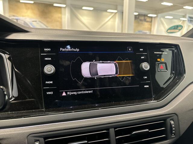 Volkswagen POLO 1.0 TSI 95pk R-Line · Apple/Android Car Play · Navigatie · P-Sensoren · Climatronic · Virtual Cockpit · 16'' Inch · Garantie t/m 11-08-2027 of 100.000km