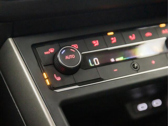 Volkswagen POLO 1.0 TSI Highline R Sport Automaat (APPLE CARPLAY, GROOT NAVI, CLIMATE, CAMERA, STOELVERWARMING, SPORTSTOELEN, ADAPTIVE CRUISE, PARKEERSENSOREN, DAB+, NIEUWSTAAT)