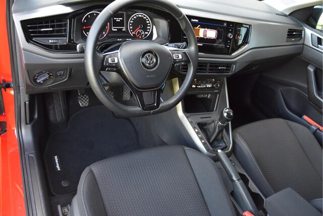 Volkswagen POLO 1.0 TSI 97 PK NAP navi parkeersensors ECC ACC Comfortline Business