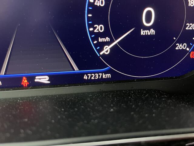 Volkswagen POLO 1.0 TSI R-Line / PANO/ AFNEEM. TREKHAAK/ 2X R-LINE/ MATRIX/ ADAPT. CRUISE/ DIGITAL DASH/ 17" LMV/ PARK. SENSOREN + CAMERA/ CLIMA/ NAVI/ APP-CONNECT/ DAB/ BLUETOOTH