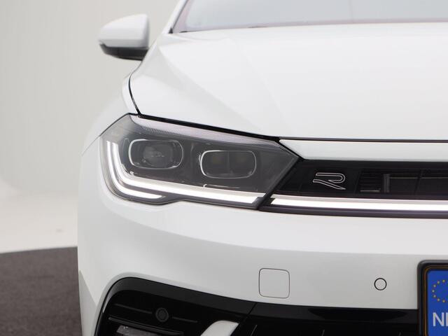 Volkswagen POLO 1.0 TSi Automaat R-Line Business | IQ Led | Adaptive Cruise | Stoel Verwarming | Camera | Carplay | Navigatie | Parkeersensoren | 17 Inch | 15.570 Km!!