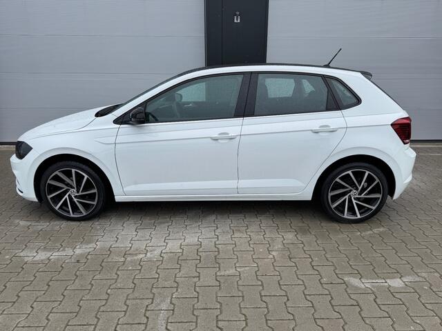 Volkswagen POLO 1.0 Comfortline / Sportief / 17 inch / Cruise / Bluetooth / Historie aanwezig.