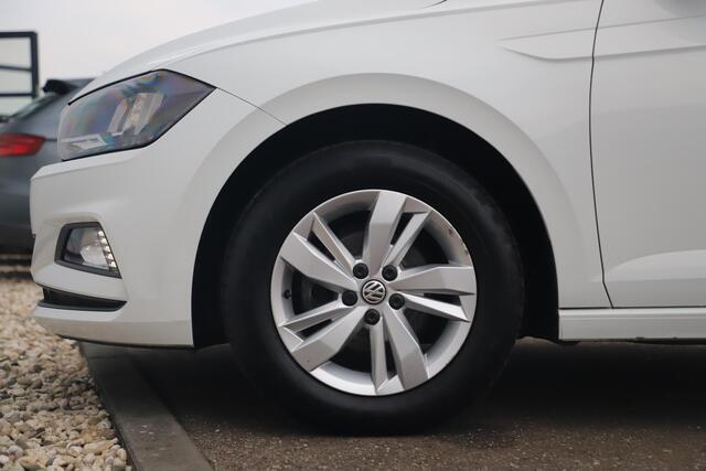 Volkswagen POLO 1.0 TSI Comfortline 95PK NAP 15 inch LMV Navigatie Carplay Android Adaptive Cruise Airco DAB Elektrische Ramen LED