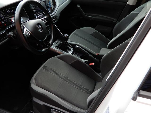 Volkswagen POLO 1.0 TSI COMF.L. BUS.