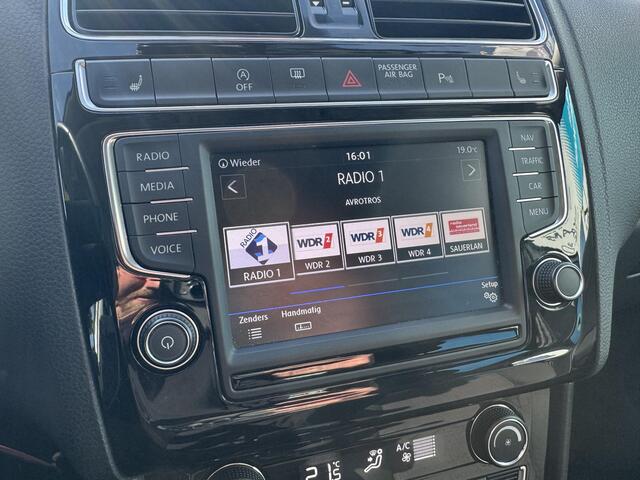 Volkswagen POLO 1.2 TSI r-line NAVIGATIE/CLIMA/STOELVERWARMIING