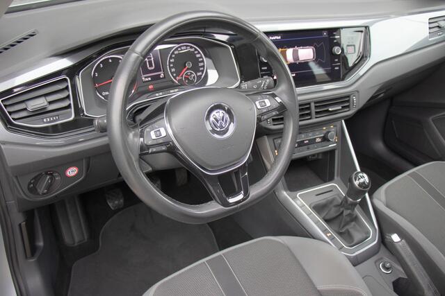 Volkswagen POLO 1.0 TSI Highline | Pano | LED | Climate | Stoelverwarming | ACC | Sfeer | Spiegelpakket | Stuurbediening | Navigatie | Front Assist | 2 X PDC | Garantie