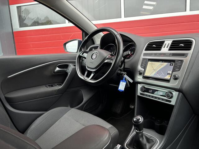Volkswagen POLO 1.2 TSI Highline TREKHAAK / NAVI / CLIMA / CARPLAY / SPORTSTOEL / NL-AUTO