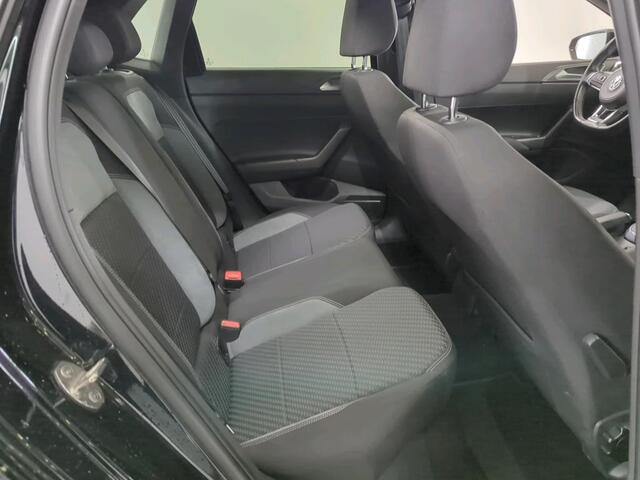 Volkswagen POLO 1.0 TSI 96pk Highline Business R-Line / Panoramadak / Virtual Cockpit / R-Line interieur