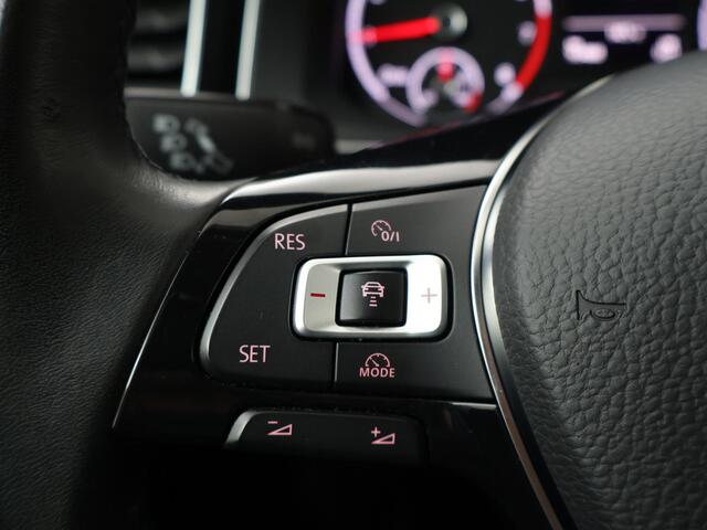 Volkswagen POLO 1.0 TSI Highline | Multifunctioneel stuurwiel | Cruise control | Spraakbediening | Inklapbare spiegels | Climate | Dab+ | Bluetooth | Navigatie | Apple Carplay - Androidauto | Parkeersensoren voor & achter | Automatische verlichting | Deurvergrendeling |