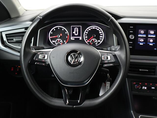 Volkswagen POLO 1.0 TSI Highline | Multifunctioneel stuurwiel | Cruise control | Spraakbediening | Inklapbare spiegels | Climate | Dab+ | Bluetooth | Navigatie | Apple Carplay - Androidauto | Parkeersensoren voor & achter | Automatische verlichting | Deurvergrendeling |