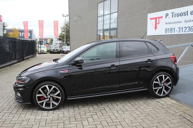 Volkswagen POLO 2.0 TSI GTI Achteruitrijcamera/Stoelverwarming/Adaptice cruise control/Virtueel Dashboard/Navigatie/18 Inch/Inklapbare spiegels