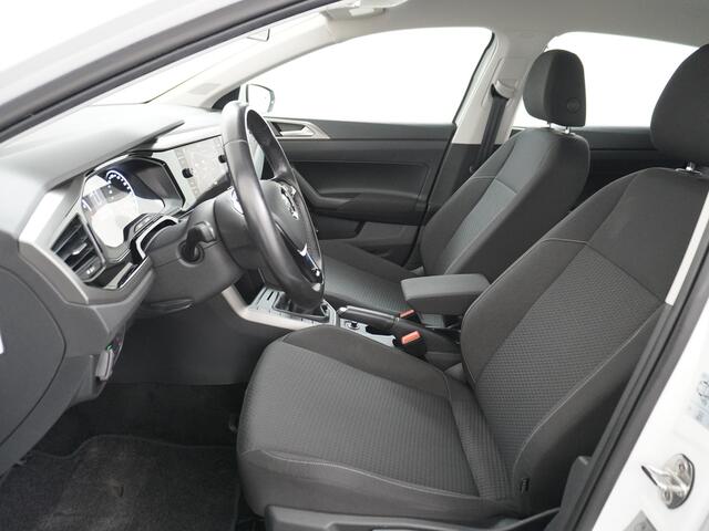 Volkswagen POLO 1.0T 96PK 5drs Adaptive Cruise Apple Carplay Android App-Connect Airco-Climatic Navi Comfortline Isofix Voicecommand DAB Front assist Lmv Executive-Pack 1e Eigenaar Origineel Nederlandse Auto EURO6