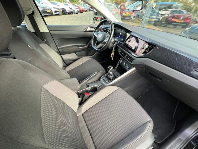 Volkswagen POLO 1.0 TSI Go | PARKEERSENSOREN V+A | DIGITAAL COCKPIT | CRUISE CONTROL | CARPLAY | LANE ASSIST | VERMOEIDHEIDSHERKENNING | INKLAPBARE SPIEGELS |