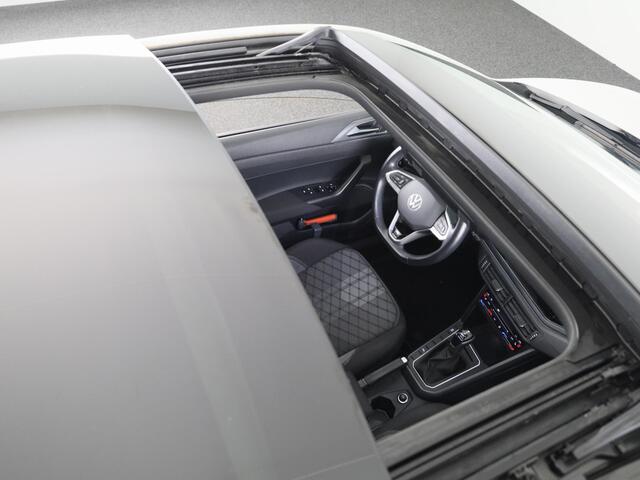 Volkswagen POLO 1.0 TSI R-Line 95PK | Automaat (DSG) | Panoramadak | Camera | Stoelverwarming