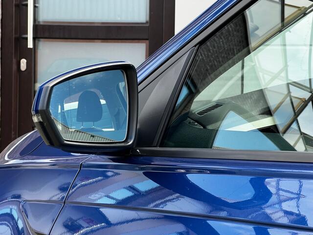 Volkswagen POLO 1.0 TSI Highline 5 Deurs Automaat (7) / Airco / Apple CarPlay / 16"LM Velgen / Park Assist / WW Glas / Dealer Onderhouden!