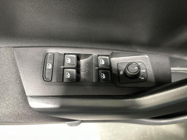 Volkswagen POLO 1.0 TSI 95pk Life · Airco · P-Sensoren · Apple/Android Car Play · Getint Glas · ACC · 15'' Inch · Garantie t/m 18-09-2027 of 100.000km