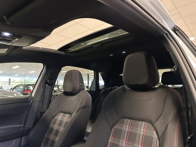 Volkswagen POLO 2.0 TSI GTI | Elektrisch Panoramadak | Achteruitrijcamera | Keyless Entry/Go | Apple Carplay/Android Auto | Dodehoek Detectie | Parkeersensoren | Stoelverwarming | Lane Assist |